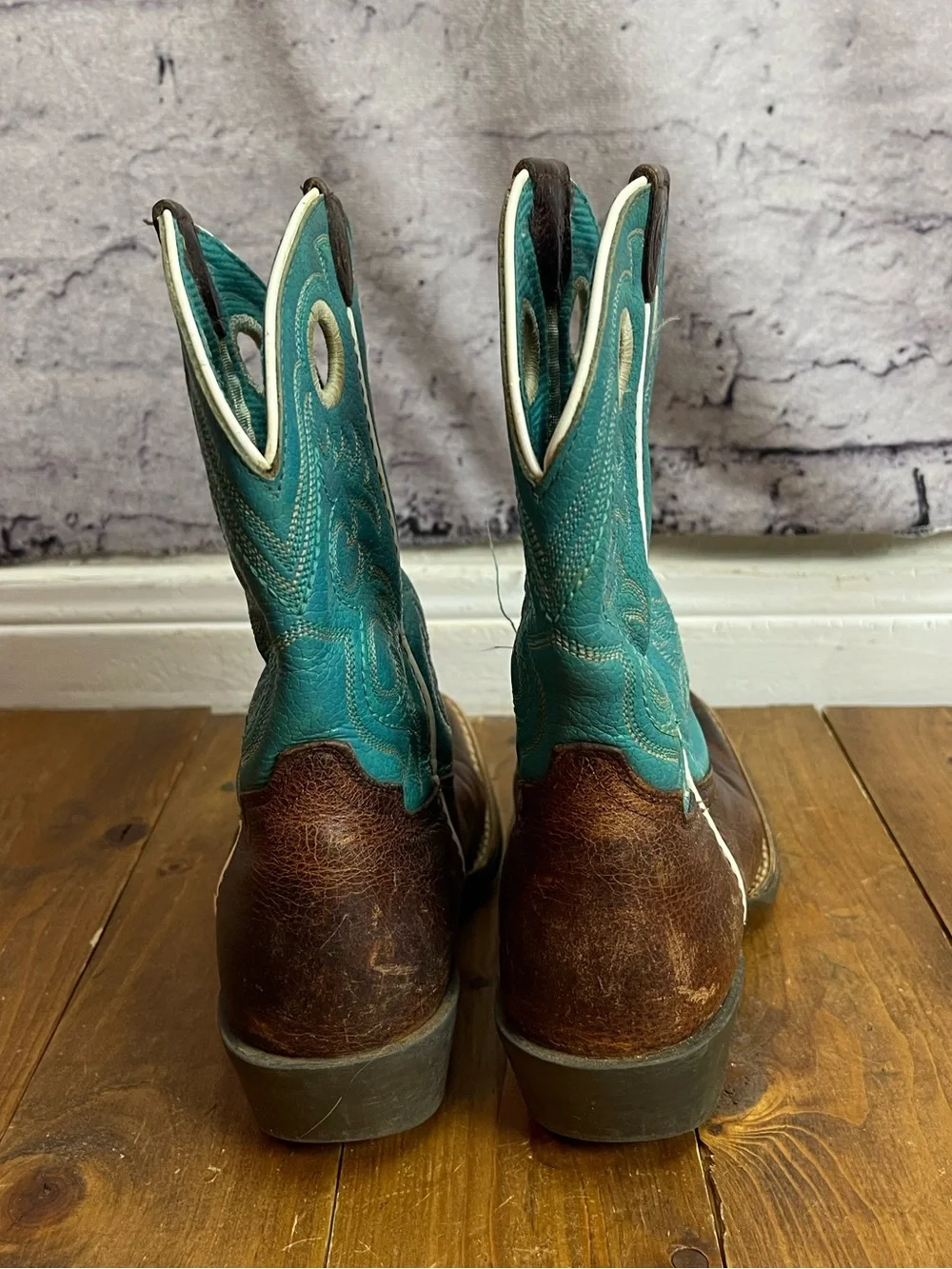 Ariat kids size 13 turquoise and brown leather cowboy boots